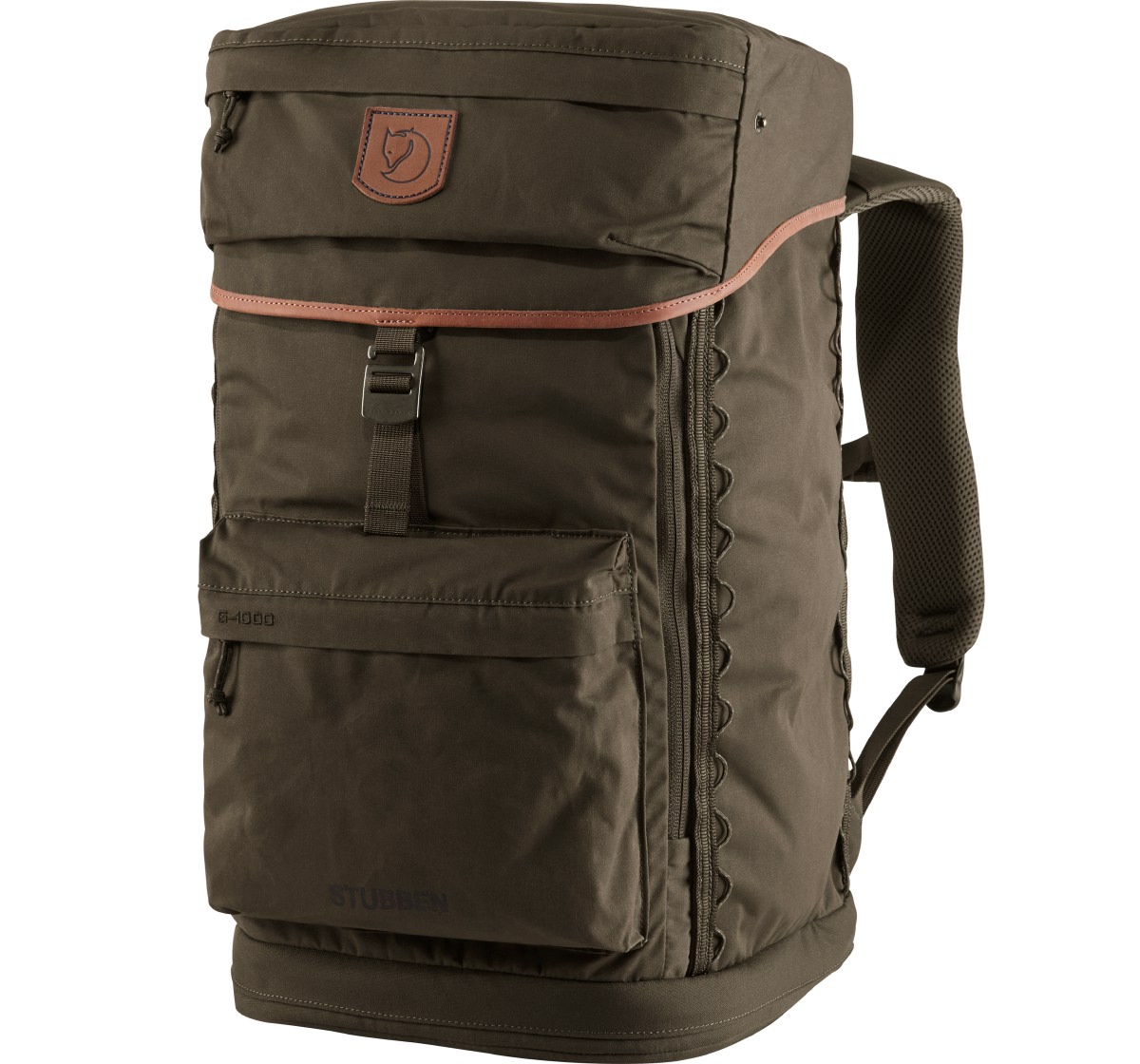 Fjällräven Sitzrucksack Singi Stubben in Dark Olive, Fassungsvermögen 27L, Ansicht des geschlossenen Rucksacks von vorn