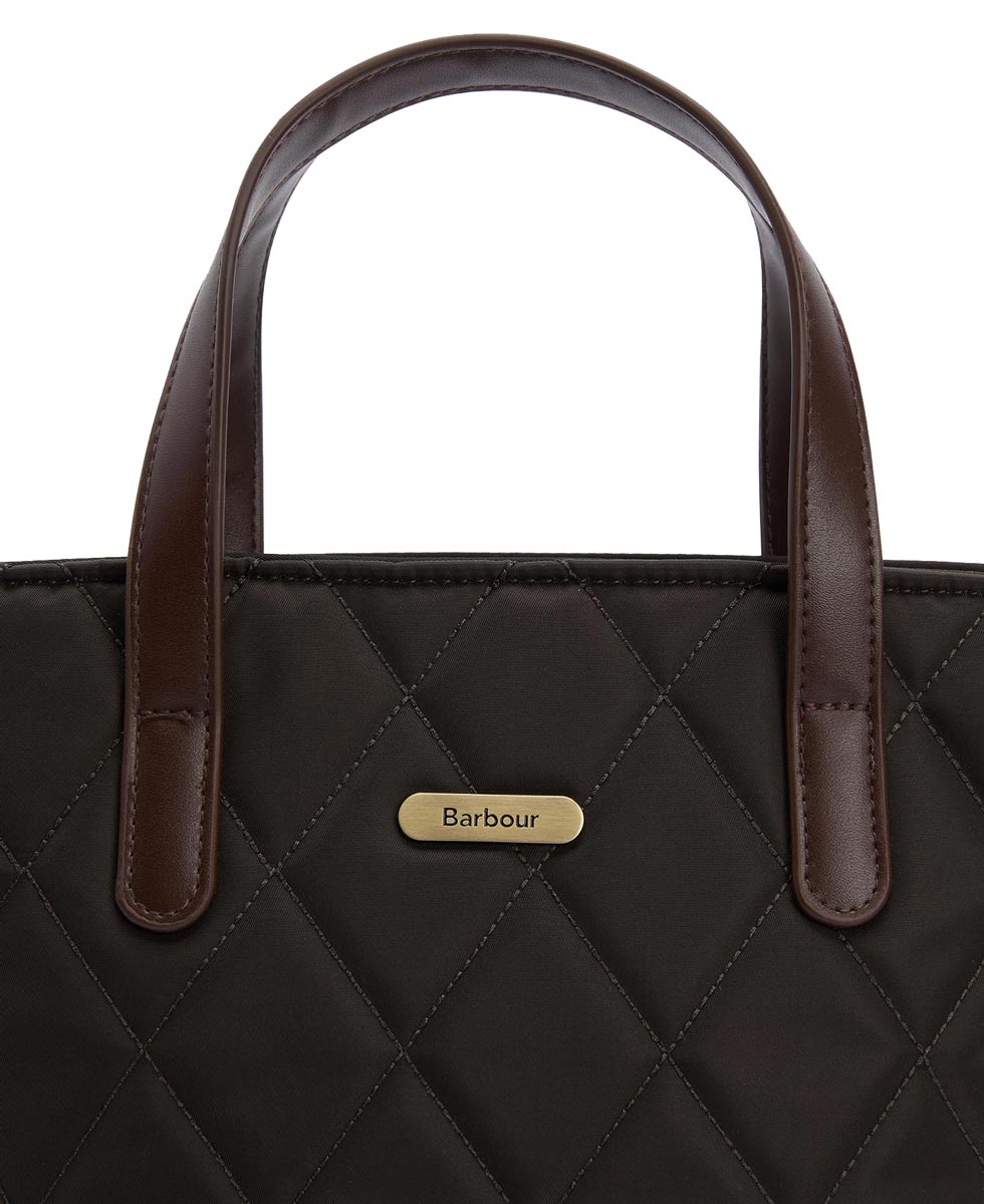 detailaufnahme oben barbour tote bag mit tragegriffen und stabilem reissverschlussabschluss