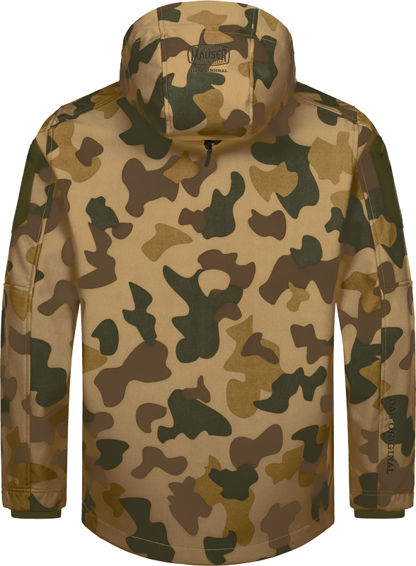 Herren-Softshelljacke Mauser Tornado in Camouflage-Grün, Rückansicht mit glatter Rückenpartie, Kapuze und Camouflage-Muster über den Schultern.