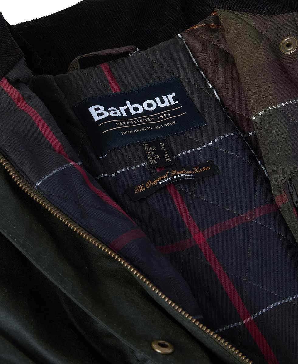  Barbour Wachsjacke Fern - Detailansicht der karierten Innenseite mit hochwertigem Futter