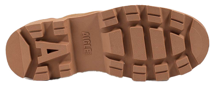 Stiefel Tenere CVS von Aigle, Blick auf die helle Sohle mit starkem Profil