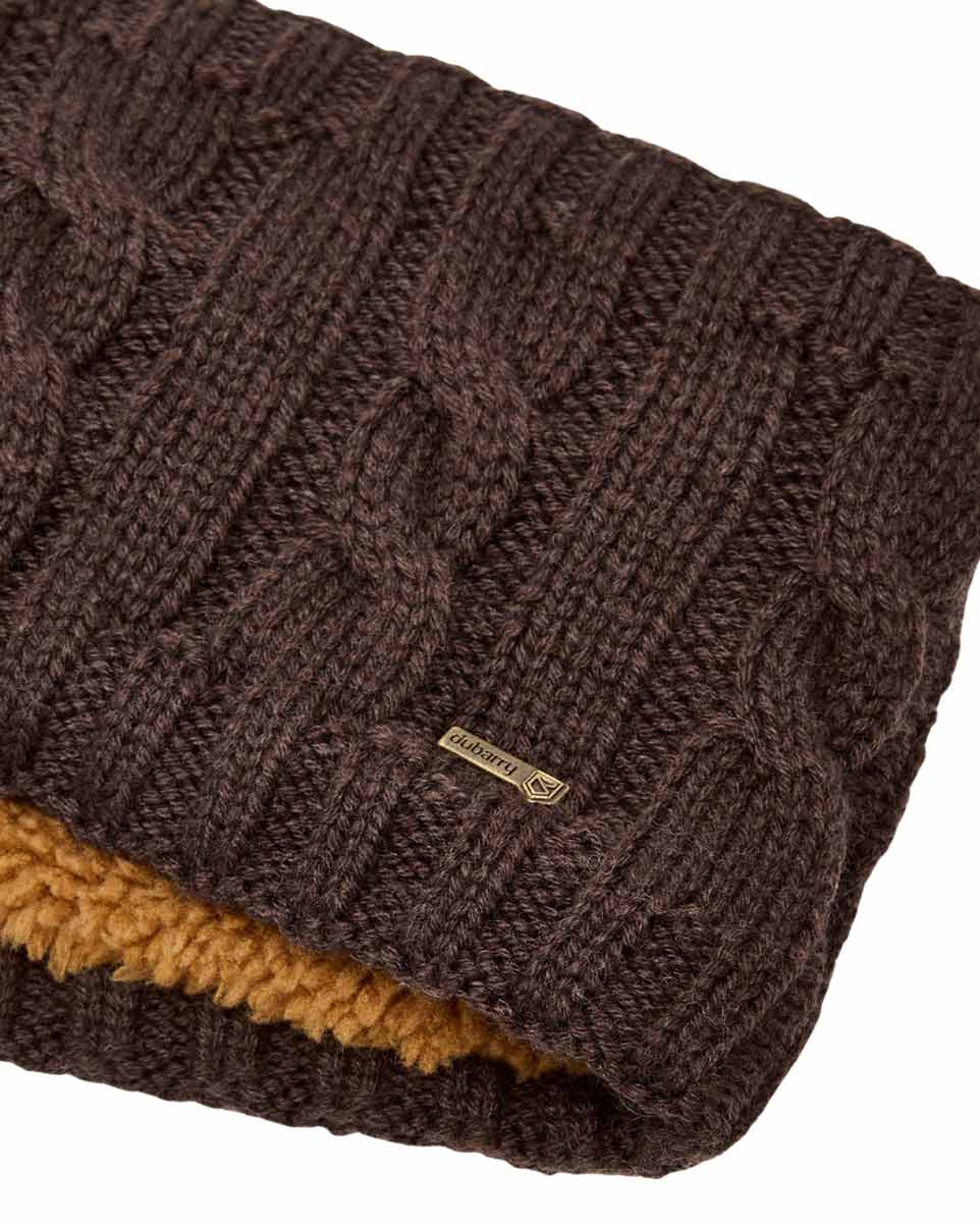 Dubarry Stirnband Gleeson in Elk, Detail mit Logo und Stoffstruktur