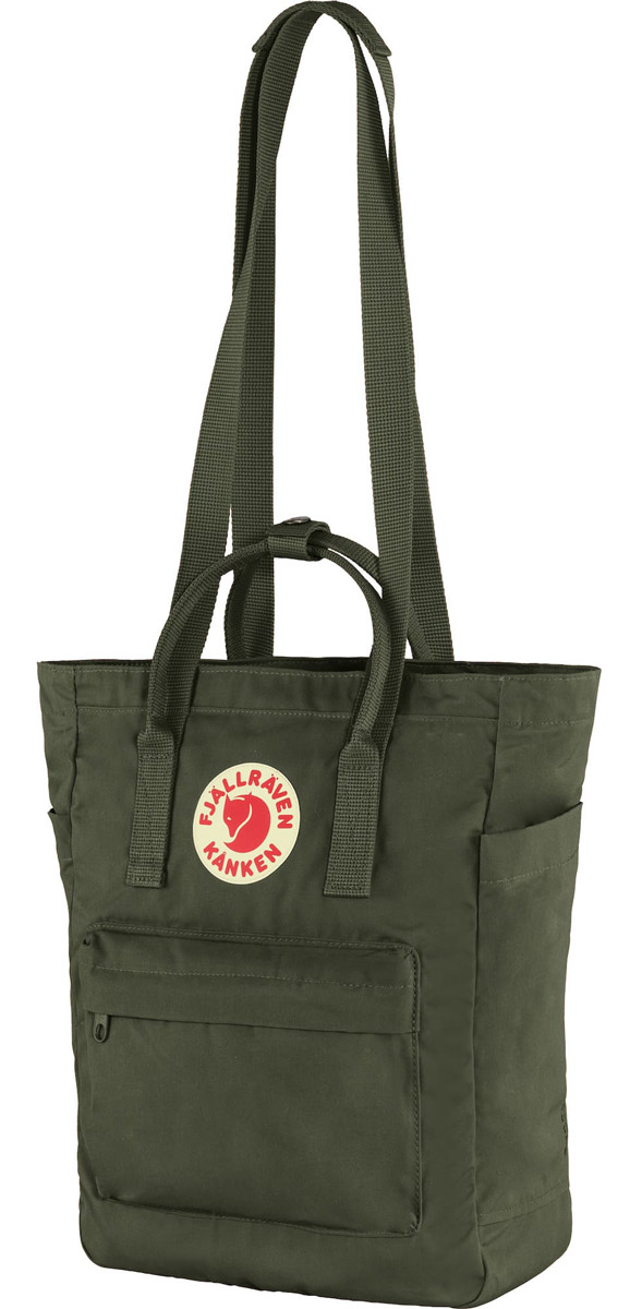 fjällräven kånken totepack grün hängend präsentiert aus strapazierfähigem material mit ikonischem design