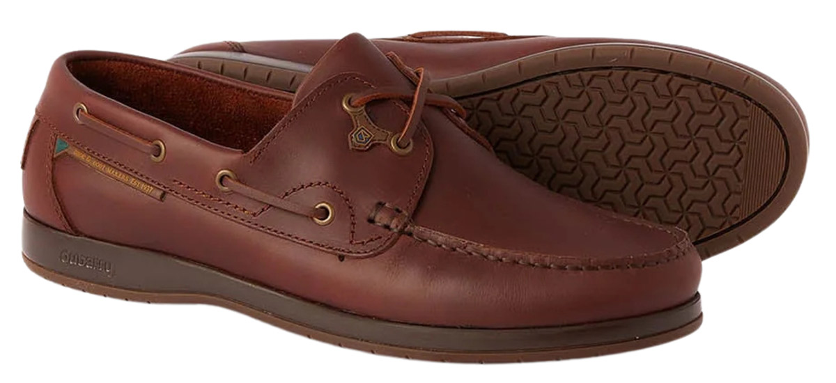 Dubarry Halbschuh Sailmaker X LT in Mahogany, ein Schuh schräg von vorne, der andere mit Sohlenansicht