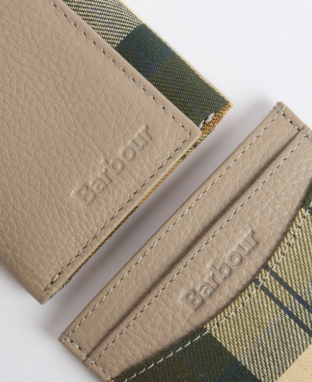 Detailansicht des Barbour Portemonnaie Cresswell mit Fokus auf Material, Verarbeitung und Markenprägung.