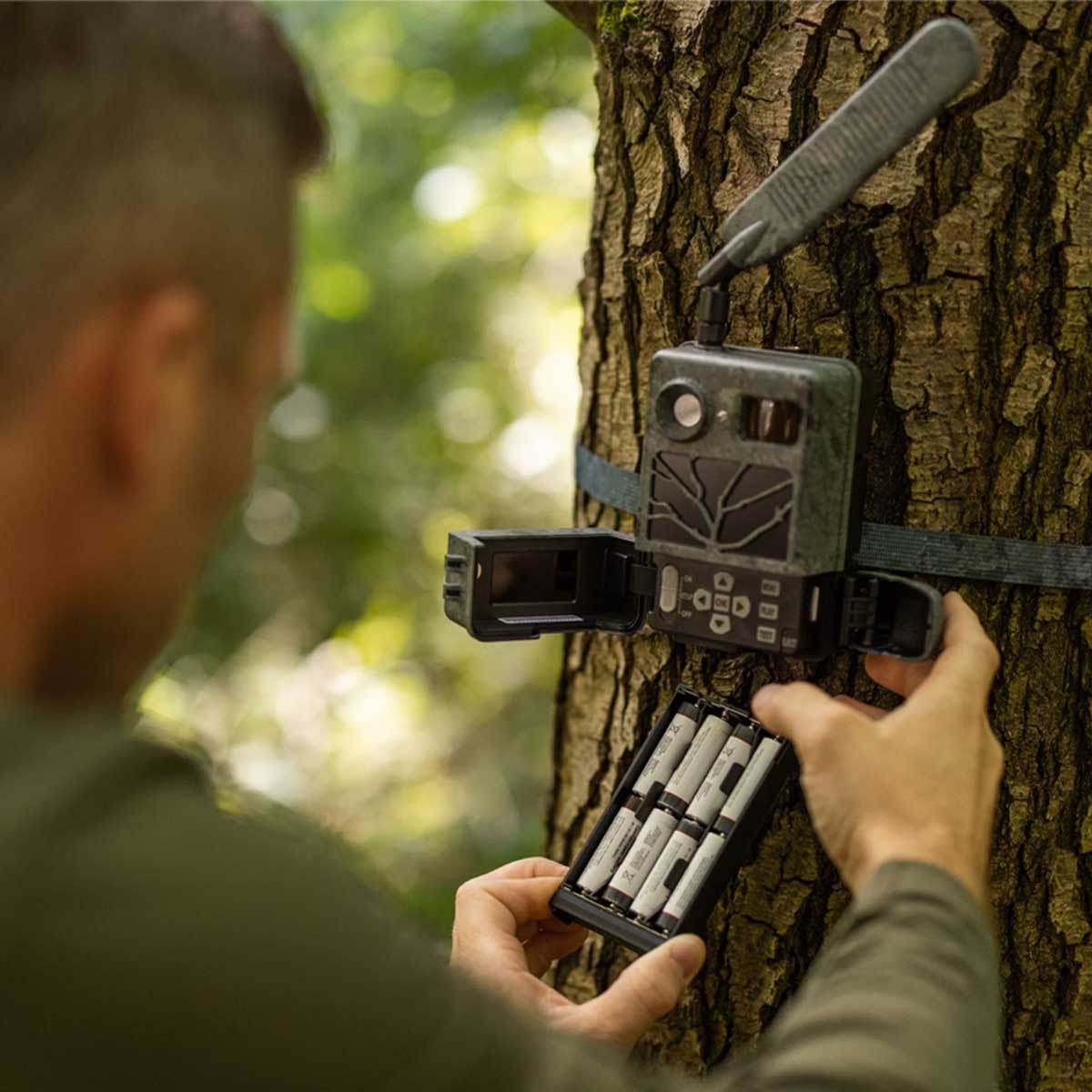 zeiss secacam 3 batteriefach szenebild anwendung im outdoor einsatz fuer mehr laufzeit